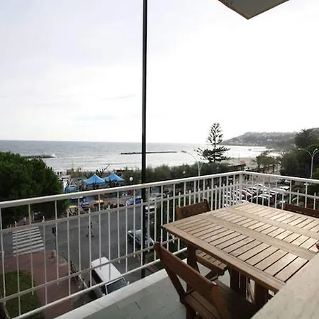 Vakantiehuis With Sea View Terrace *